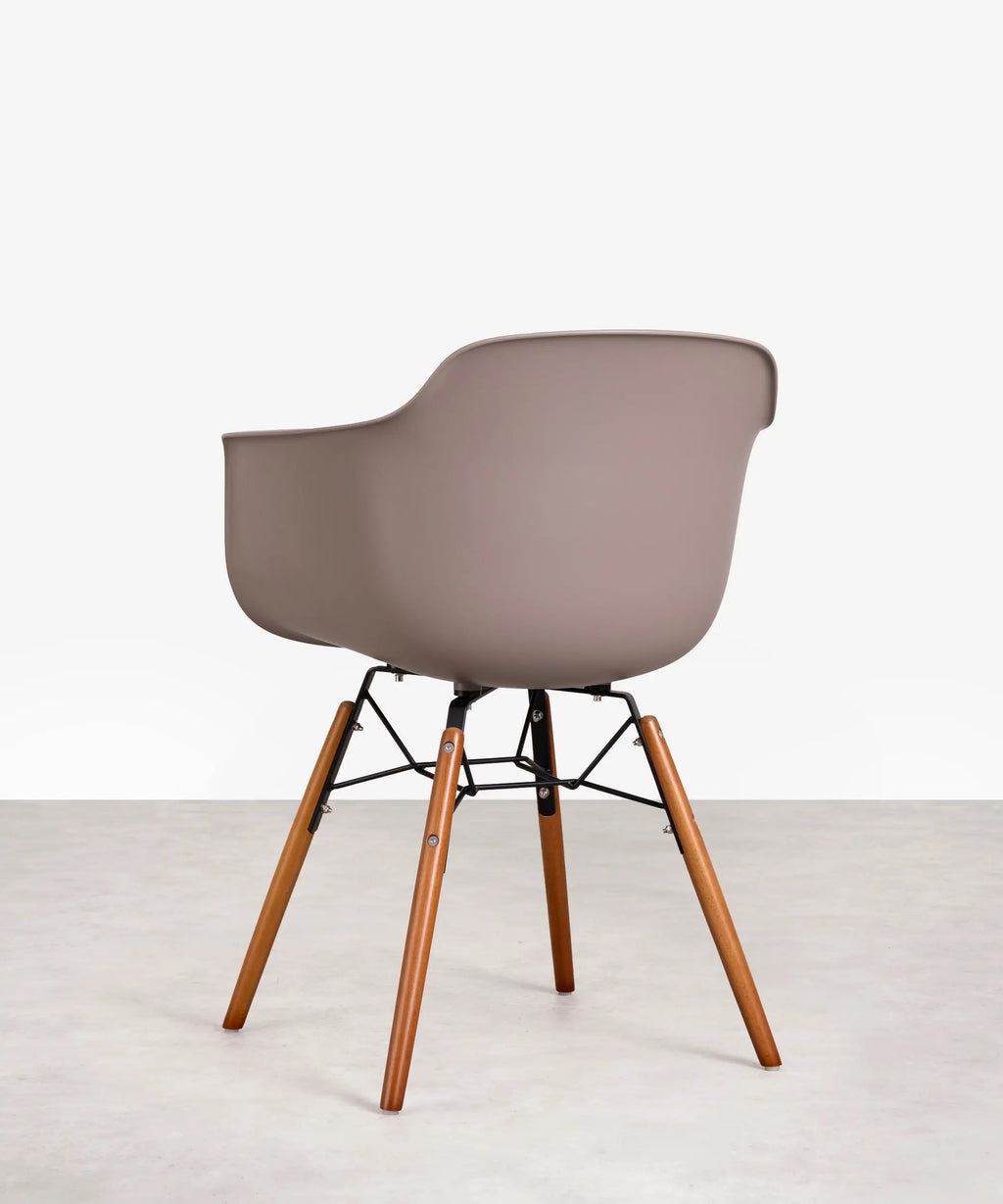 Silla de Polipropileno y Madera Elon Arms