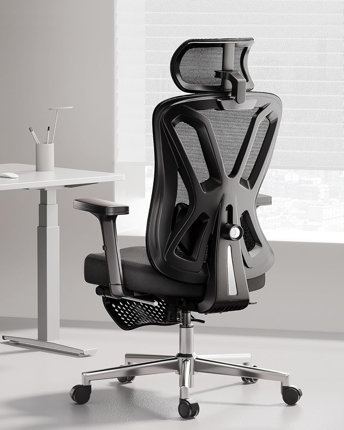 Hbada P5 Silla de Oficina ergonómica con Soporte Lumbar Ajustable, cojín elástico Transpirable, reposabrazos Ajustables y reposacabezas, Reposapiés Integrado, Negro