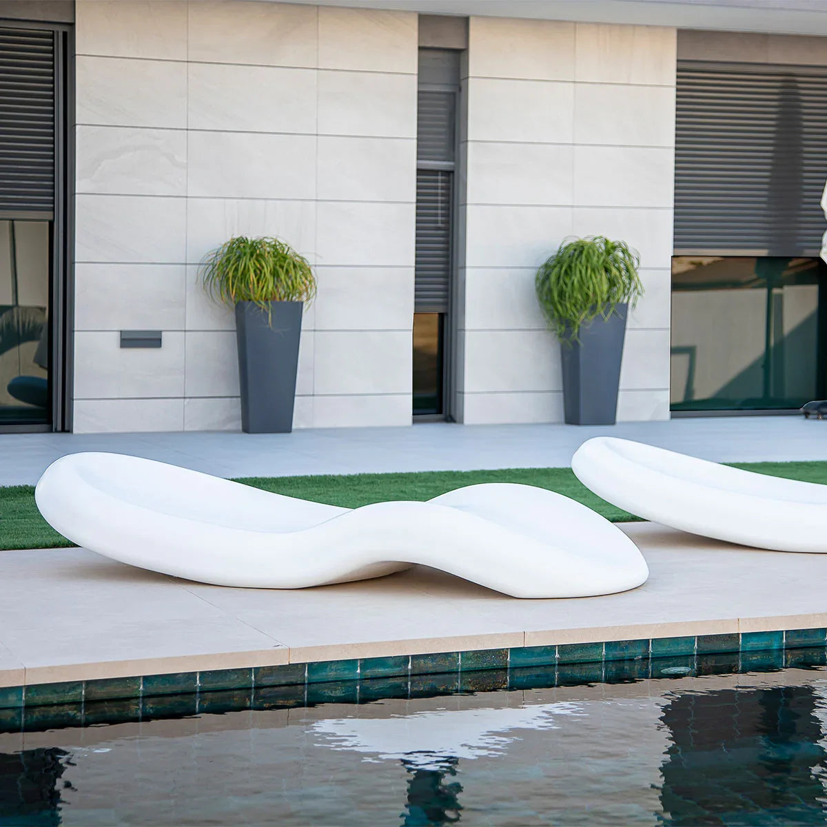 Tumbona Rasa para casas, piscinas, hoteles y beach club