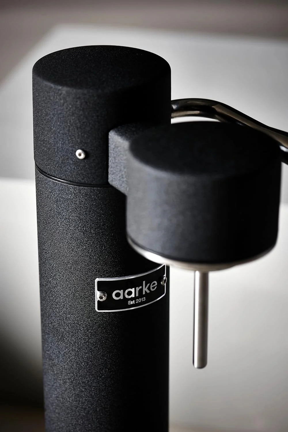 Aarke Carbonator 3, Máquina Gasificadora de Agua en Acero Inoxidable, incluye Dos Botellas (800ml), Acabado en Negro