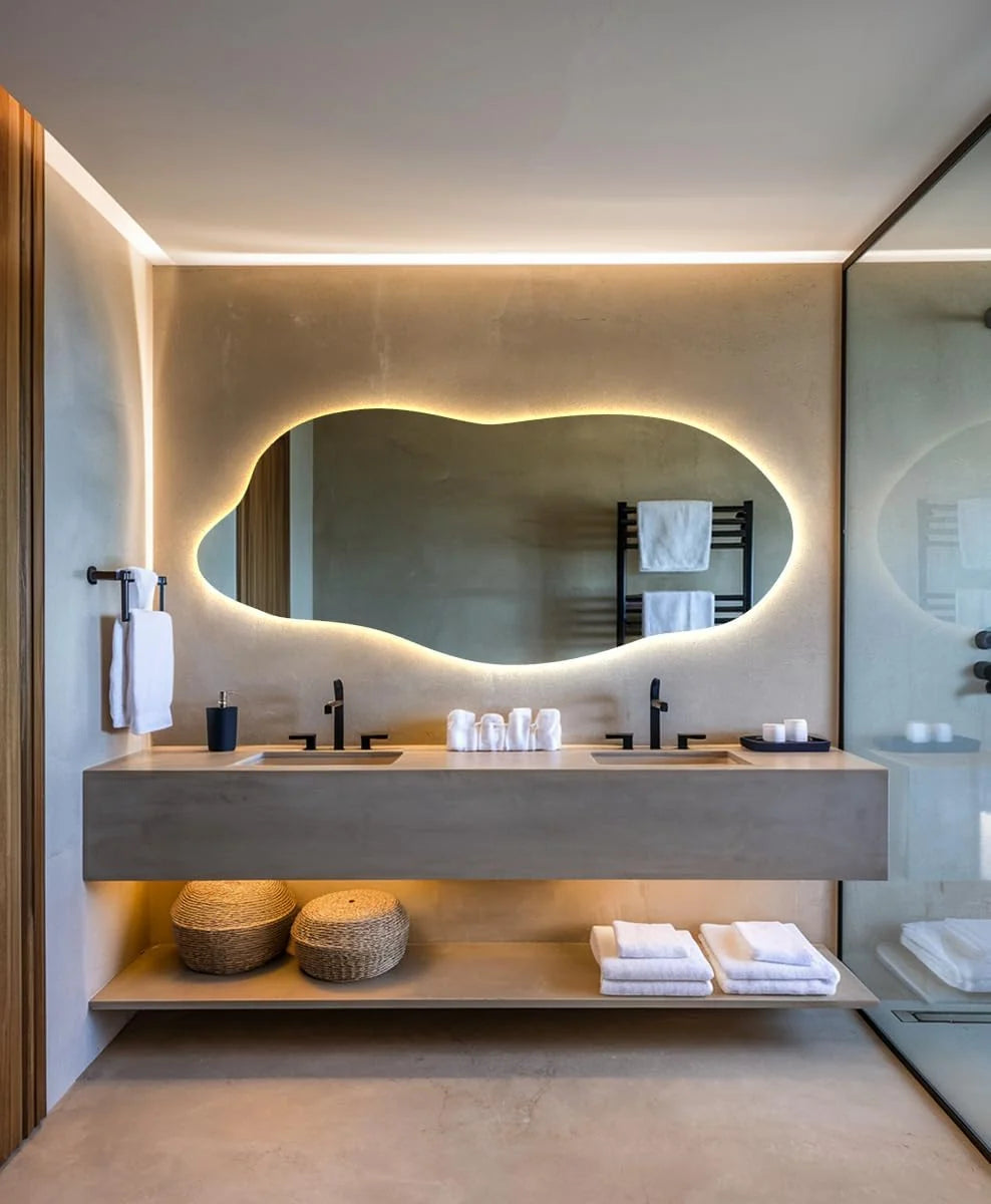 Grand Miroir LED 45x100 cm Blanc Chaud Lumière Chaude Irrégulier Asymétrique Cuisine Miroir Mural sans Cadre Décoration Murale Design Minimalisme Esthétiquement Installation Verticale ou Horizontale