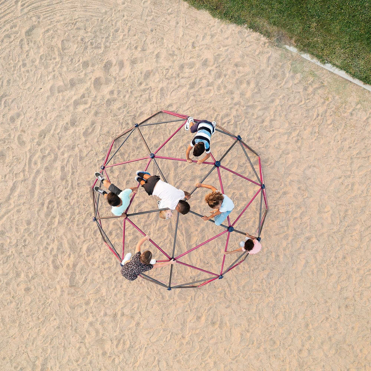 Lifetime Cúpula para Escalar al Aire Libre para Niños, 5.5 pies de Alto x 11 pies de Ancho, Color Berry y Marrón (91088)