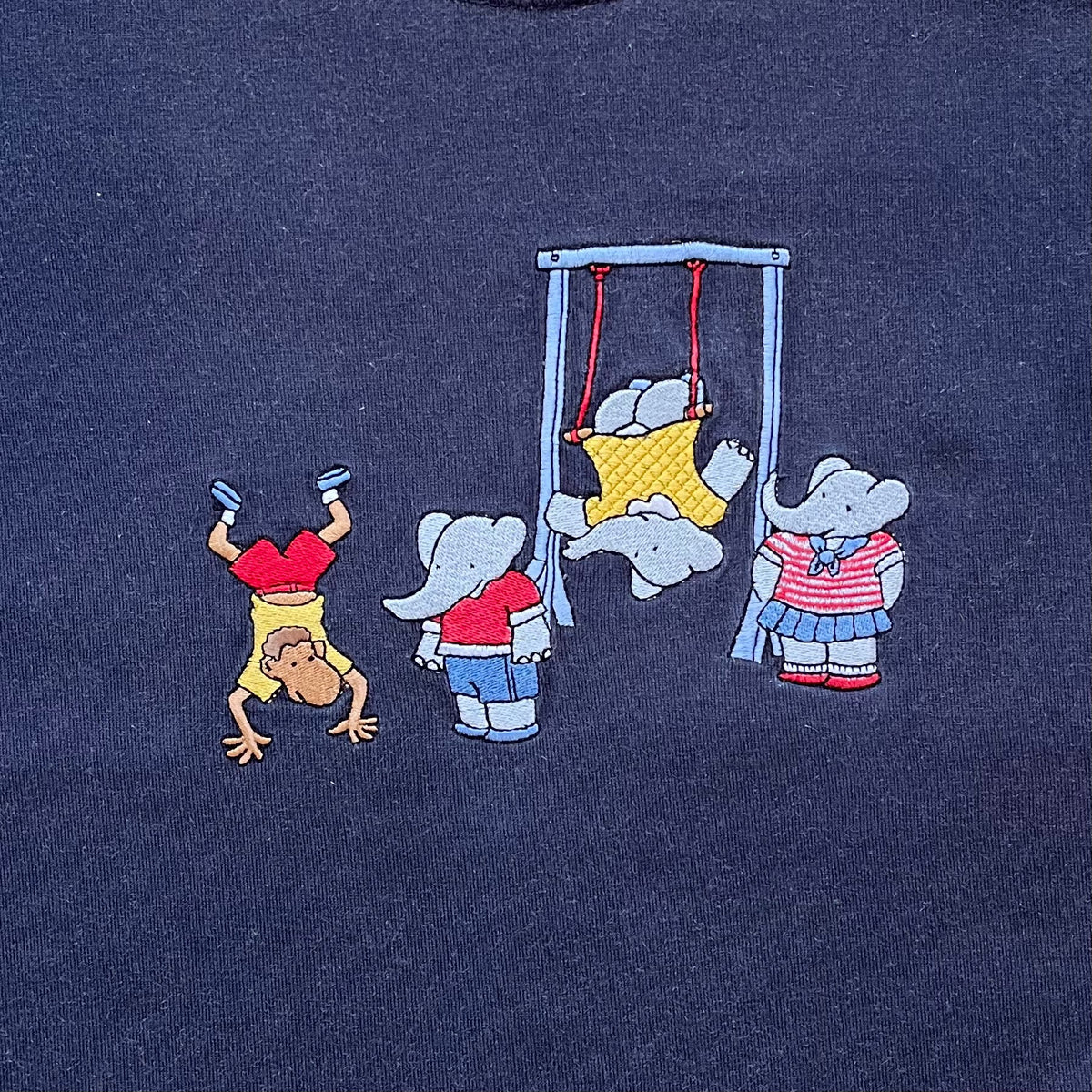 4A - Tshirt Babar 🐘 et balançoire