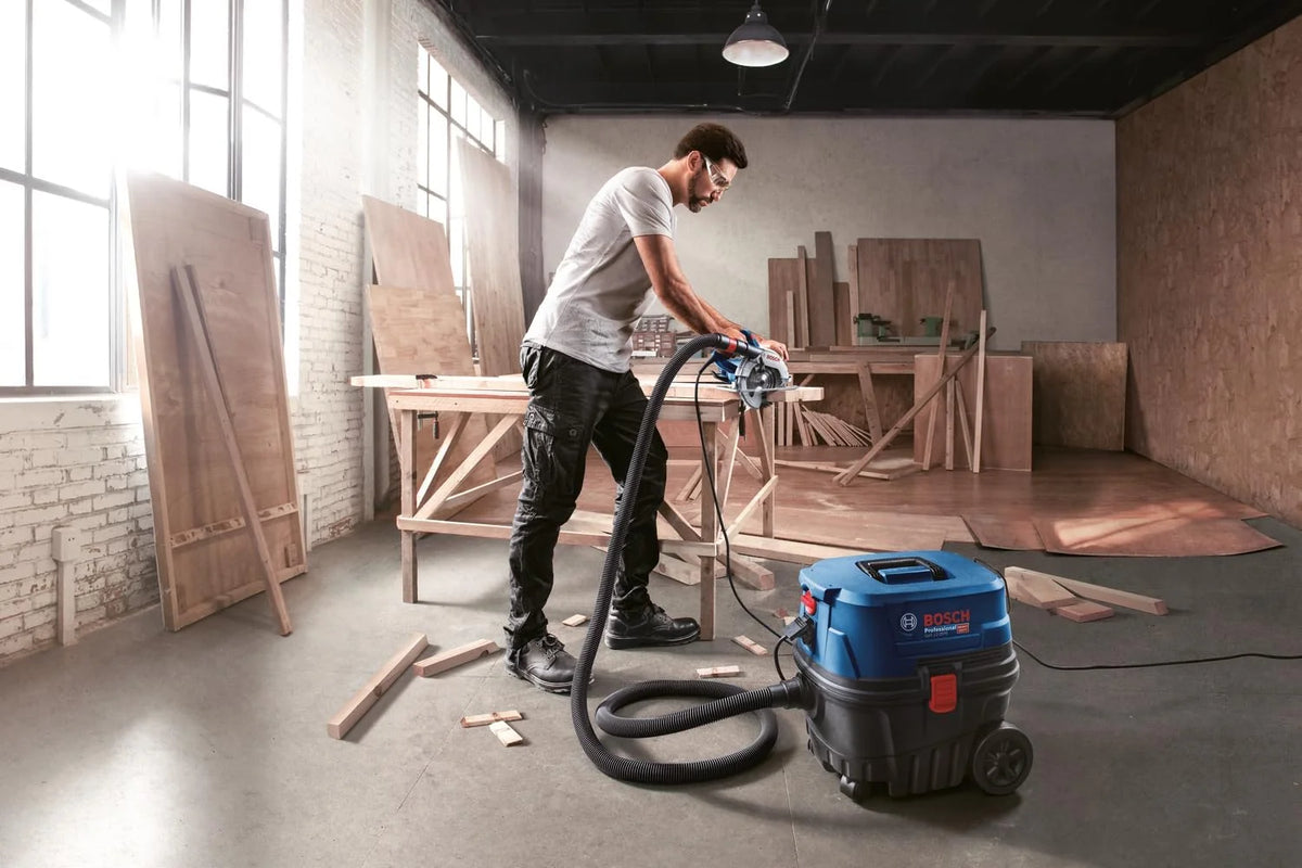 Bosch Professional Aspirateur pour Solides et liquides Gas 12-25 PL (Moteur 1 250 W, débit d'air de 65 l/s, dépression de 200 mbar, y Compris Filtre HEPA, suceur Droit)