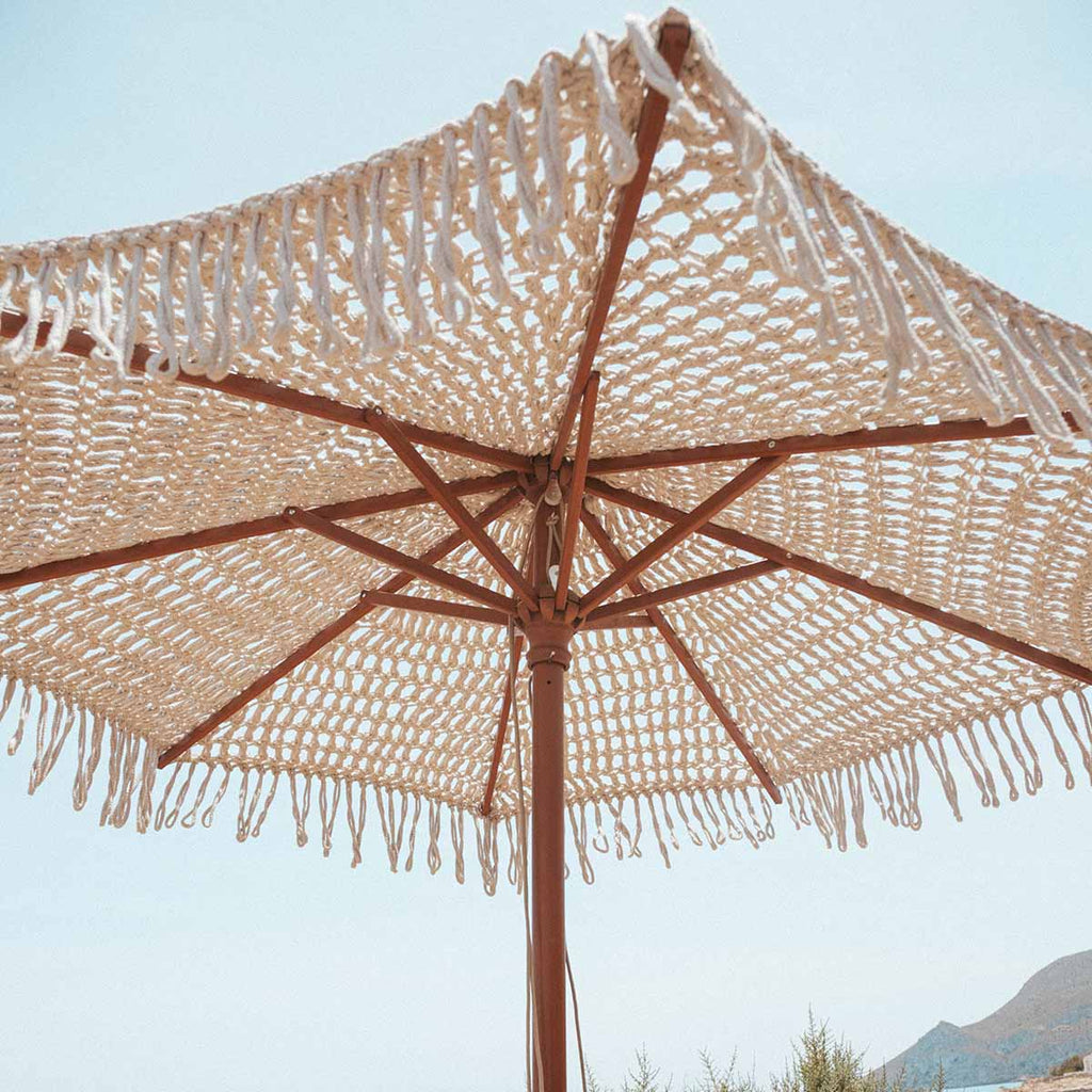 Sombrilla hecha de macramé BINIBECA para exterior ø210x229cm