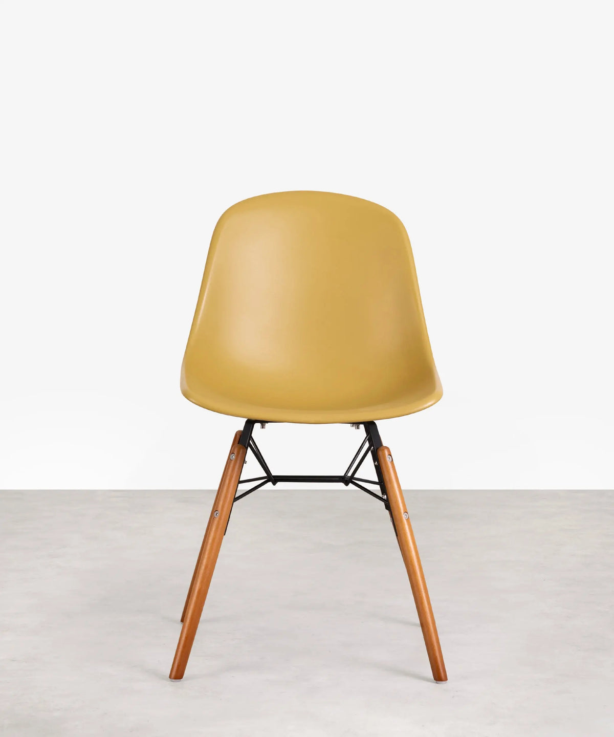 Silla de Polipropileno y Madera Elon